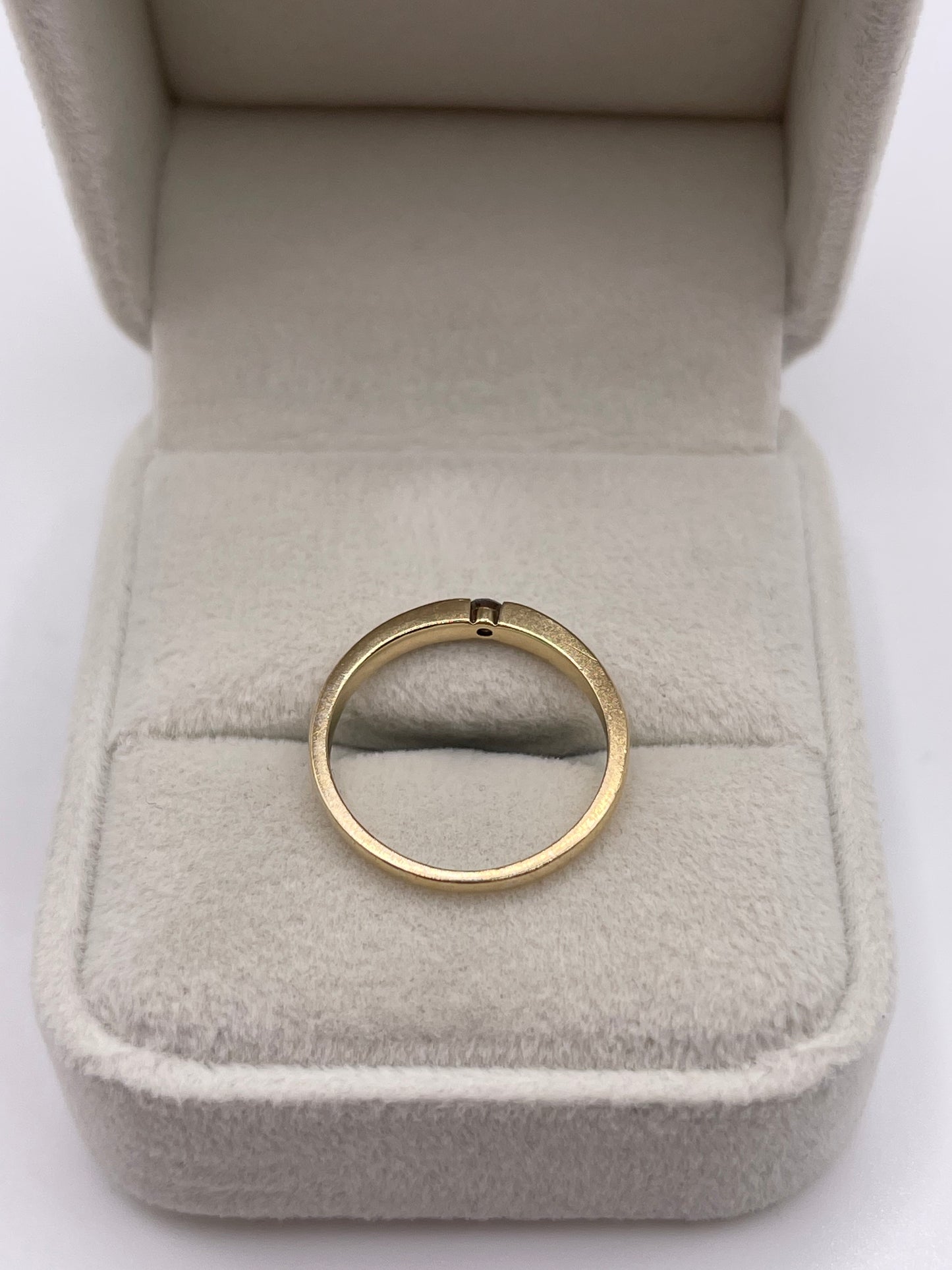 9ct gold diamond ring