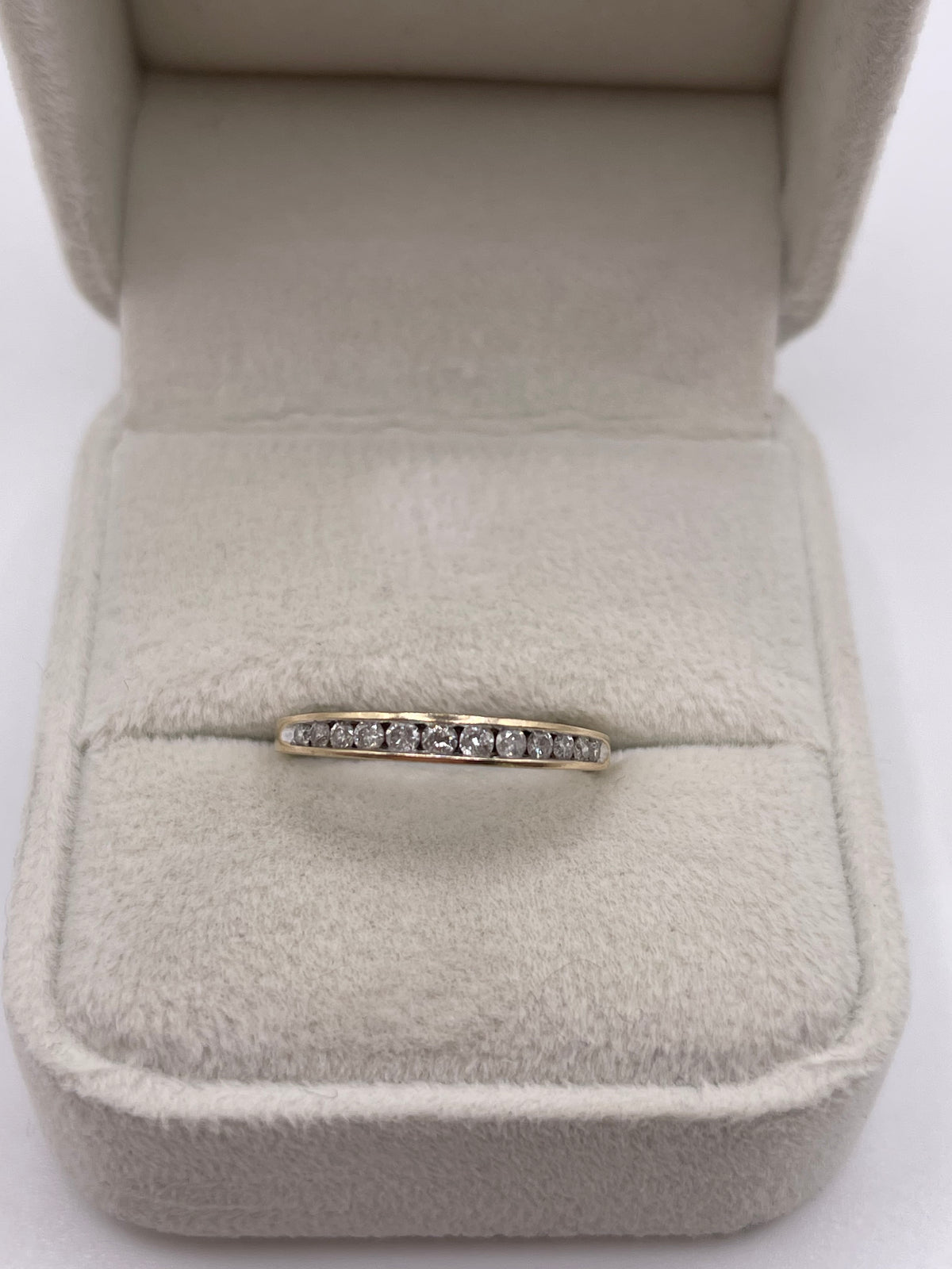 9ct gold diamond ring