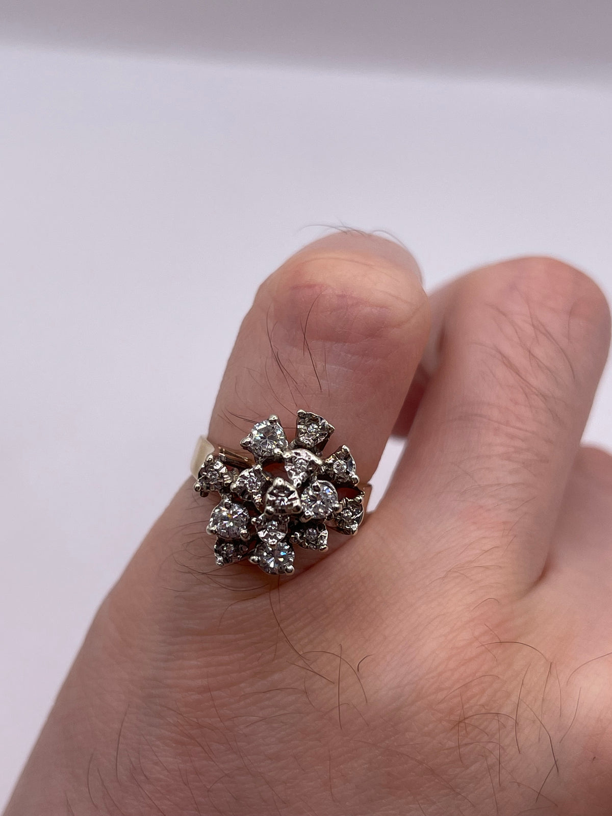 9ct gold diamond clusyer ring