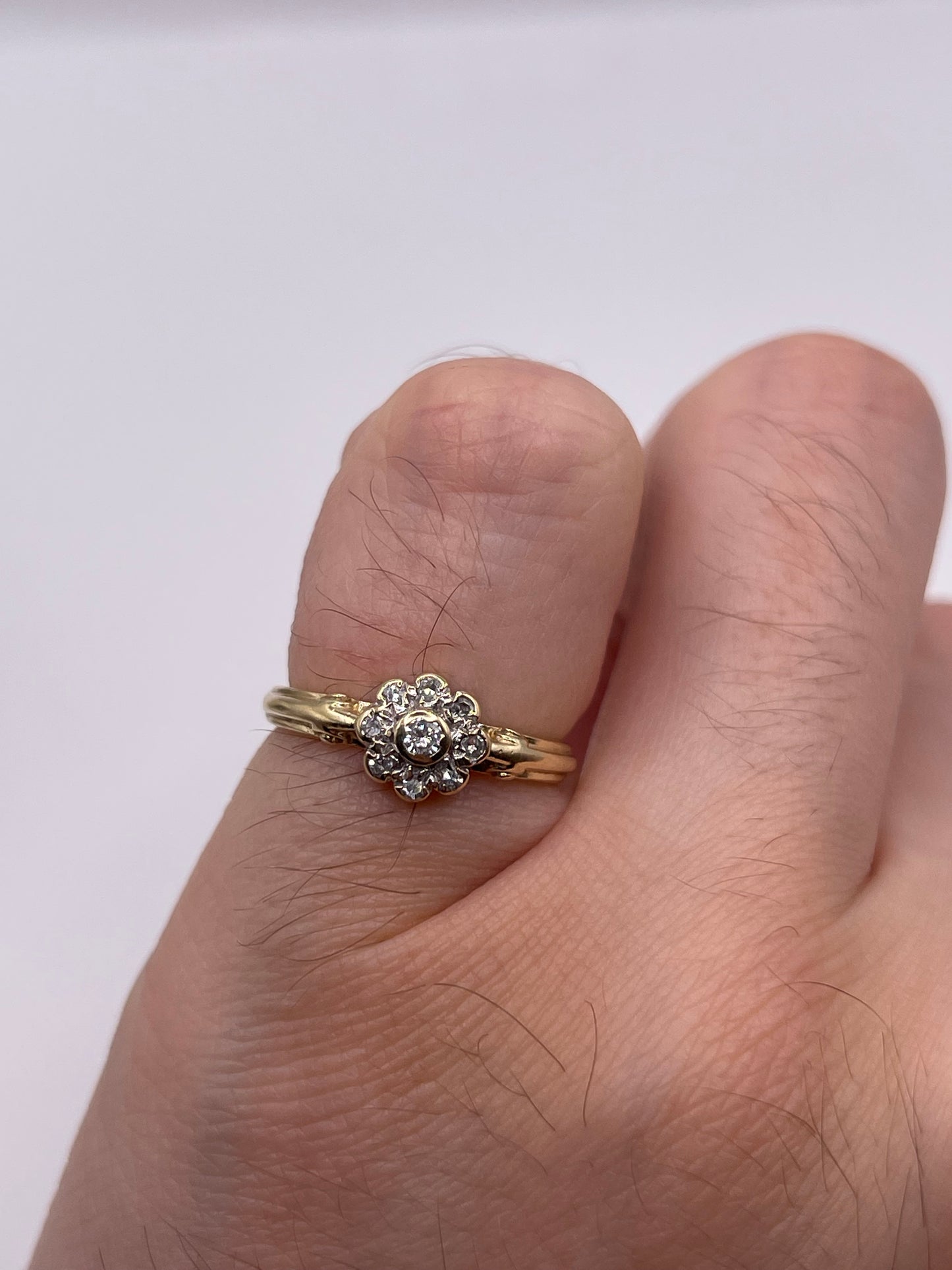 9ct gold diamond cluster ring