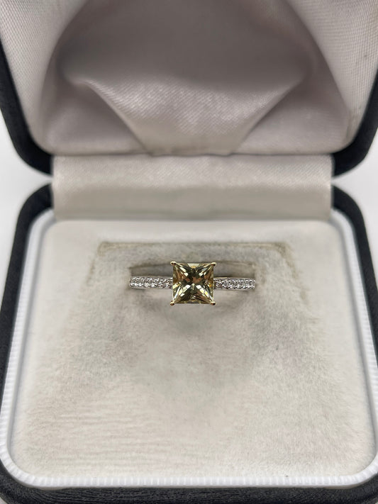 9ct gold quartz and zircon ring