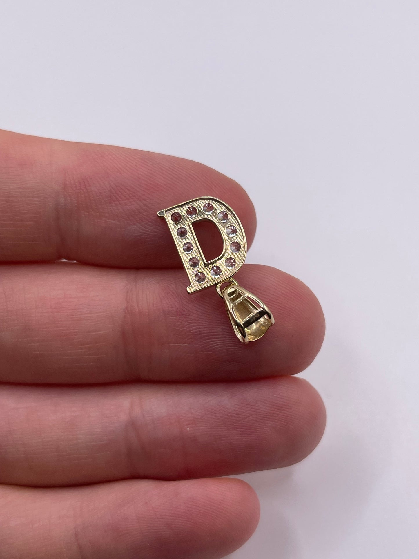 9ct gold cz initial D pendant
