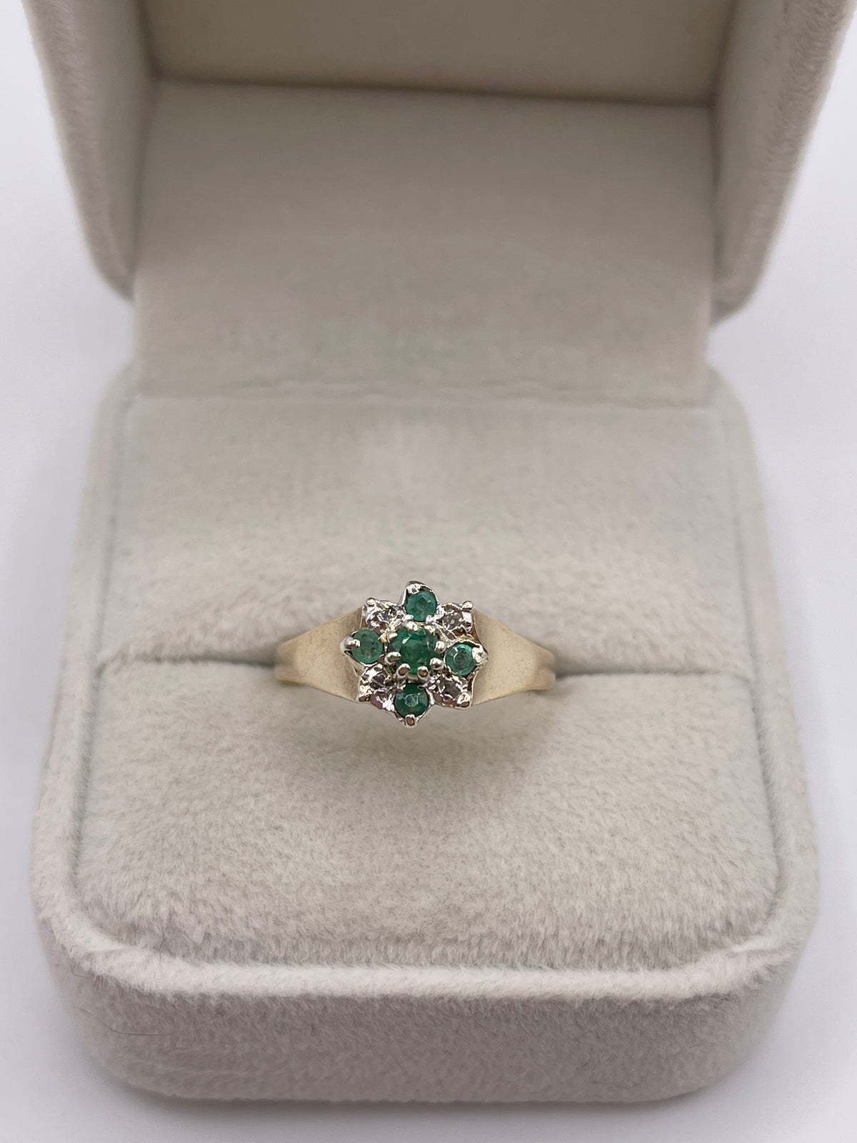 9ct gold emerald and diamond ring