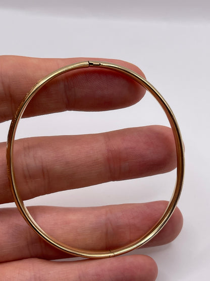9ct gold bangle