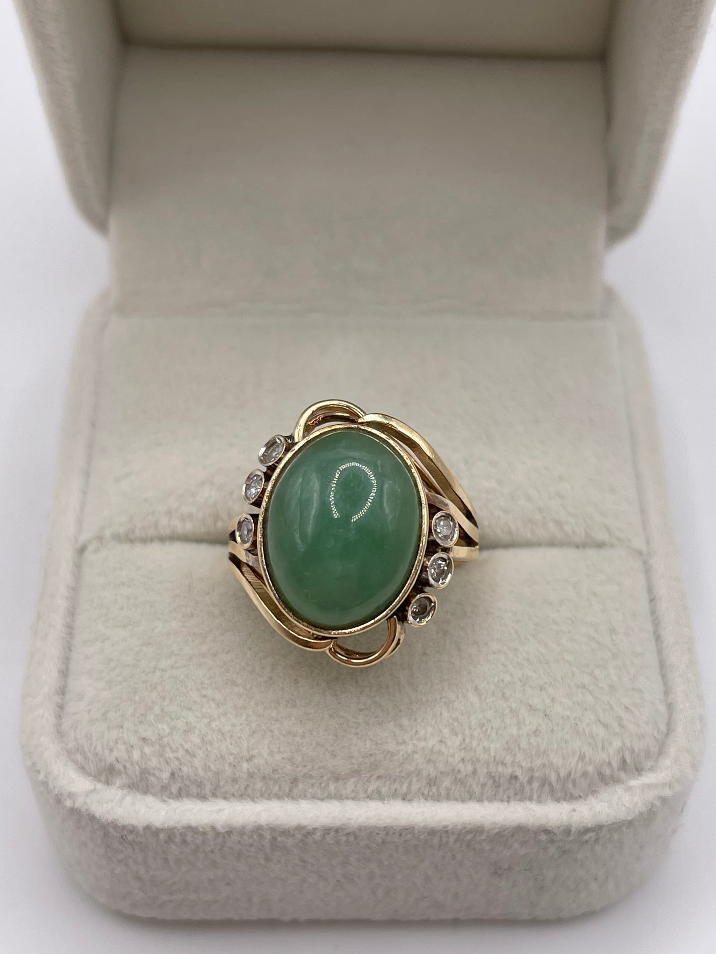 14ct gold jade and diamond ring