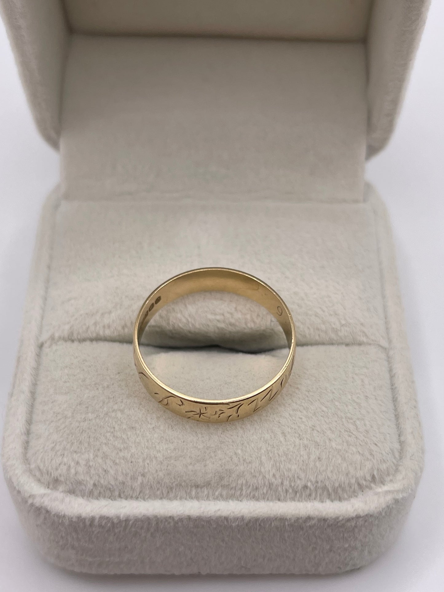 9ct gold I love you band