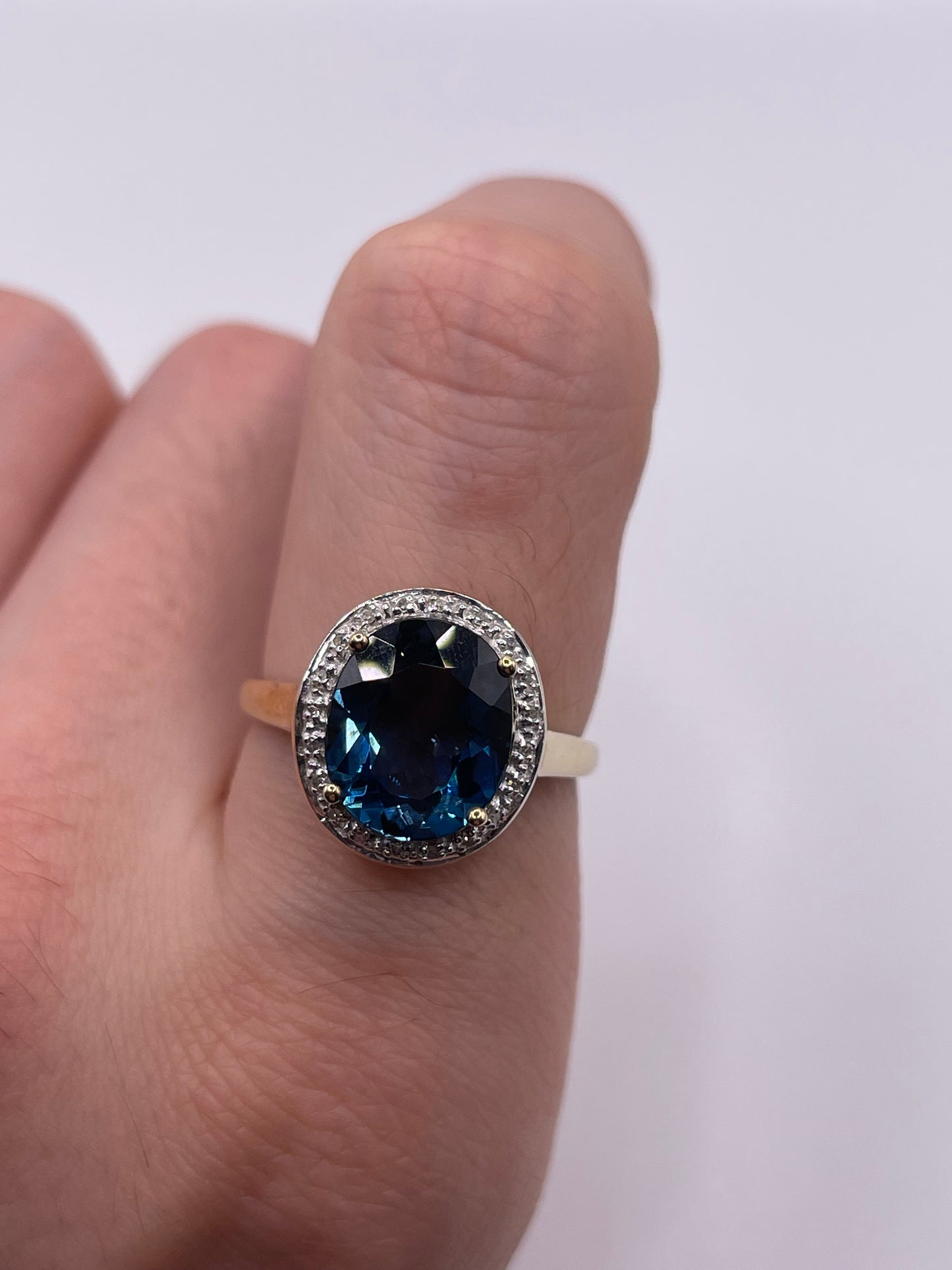 9ct gold blue topaz and diamond ring