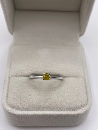 9ct white gold yellow diamond ring