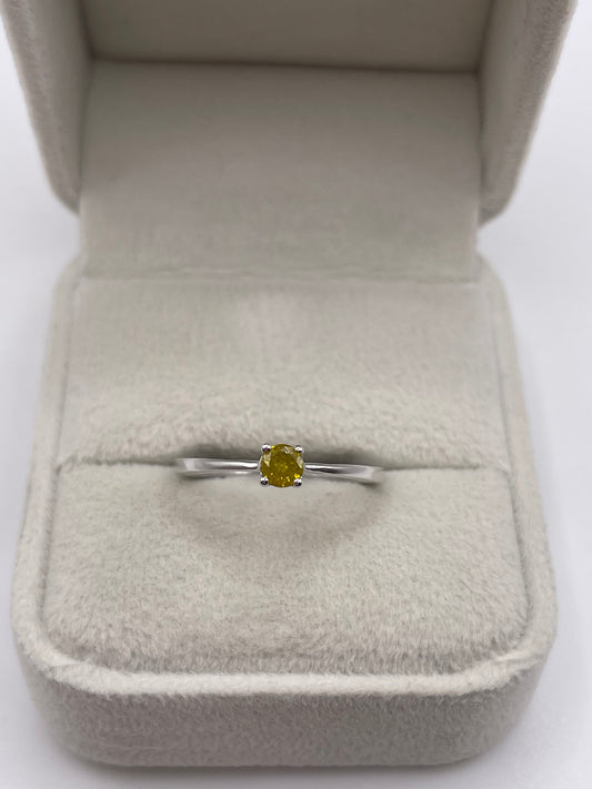 9ct white gold yellow diamond ring