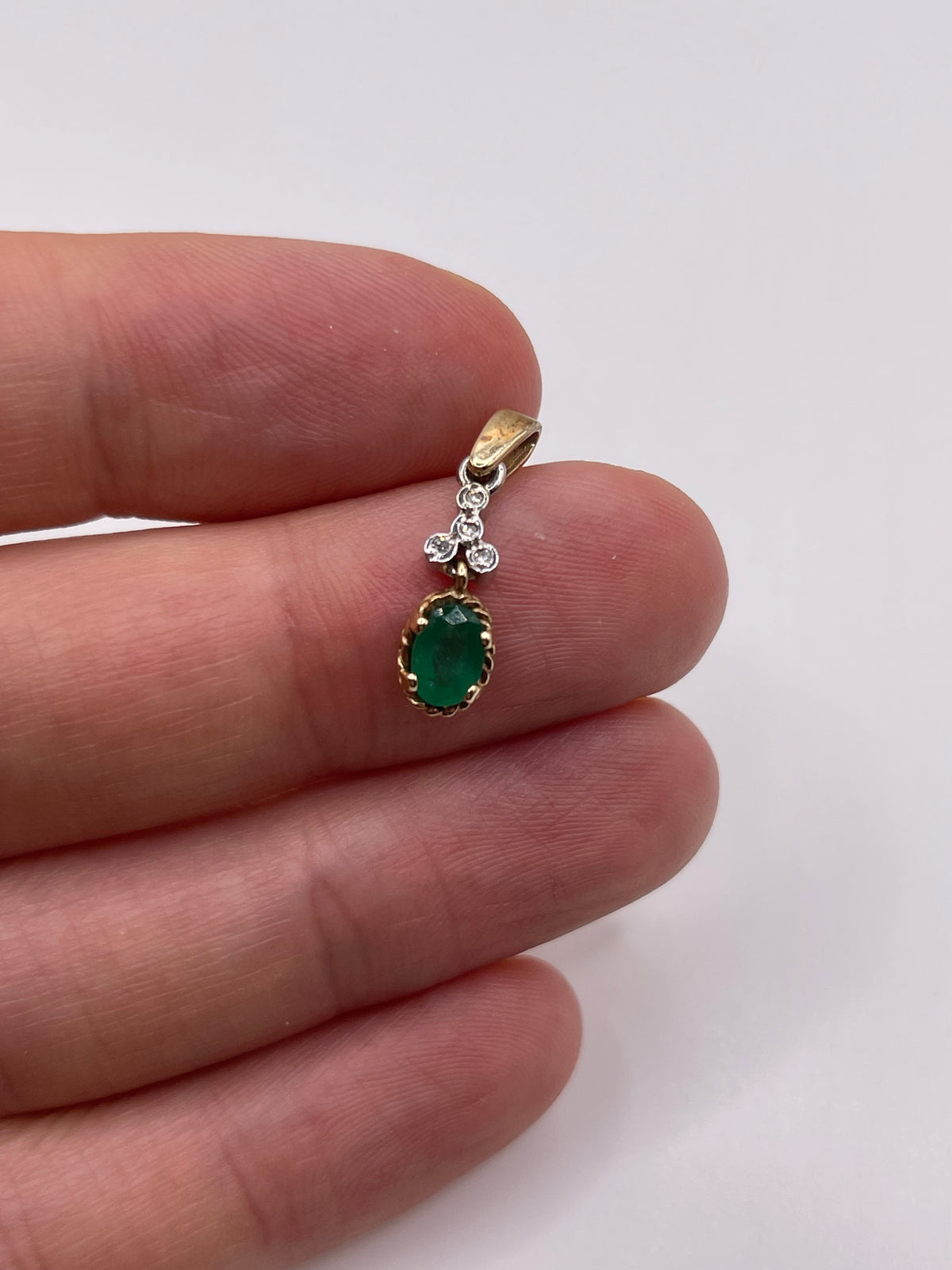 9ct gold emerald and diamond pendant