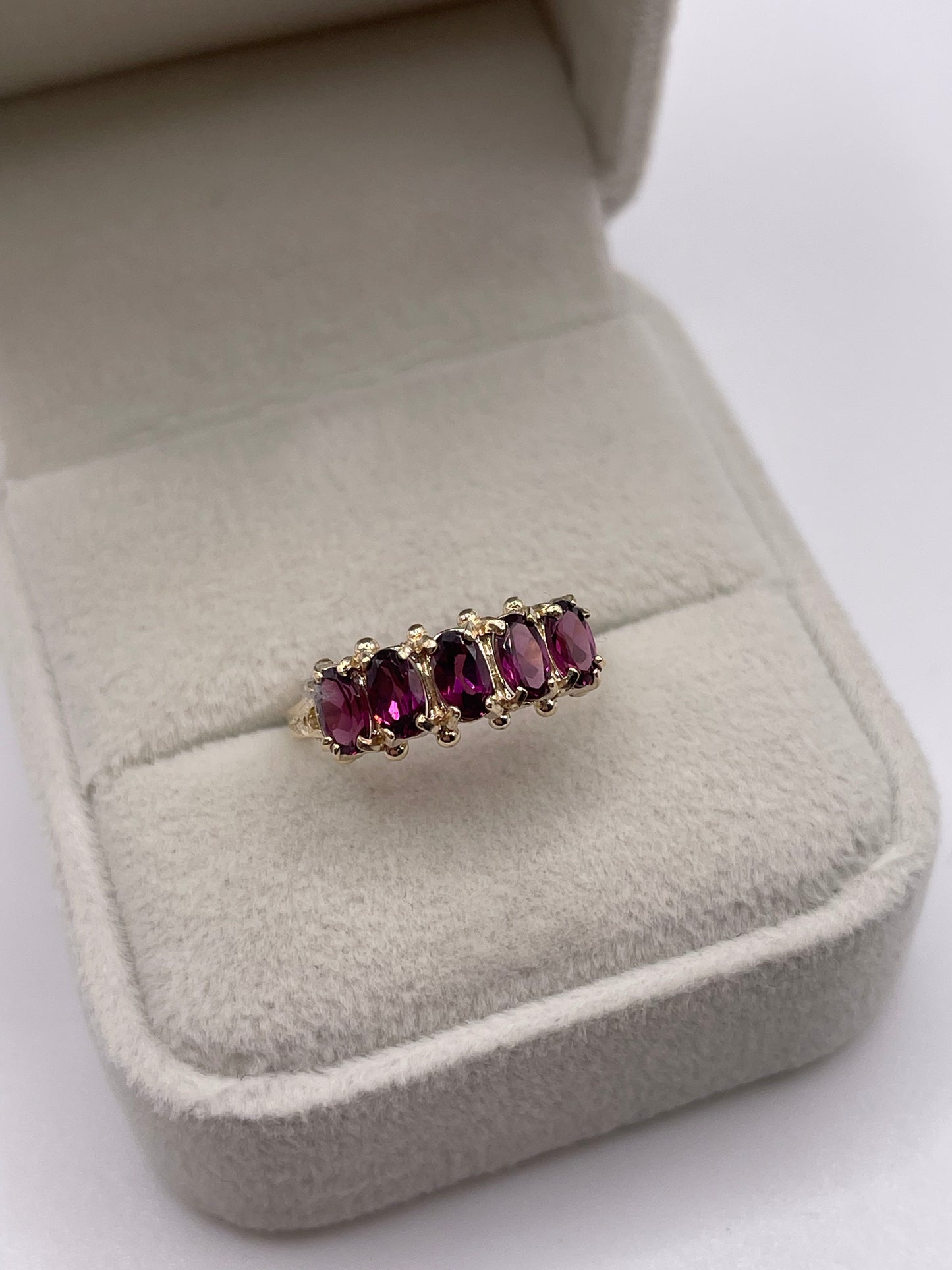 9ct gold almandine garnet ring