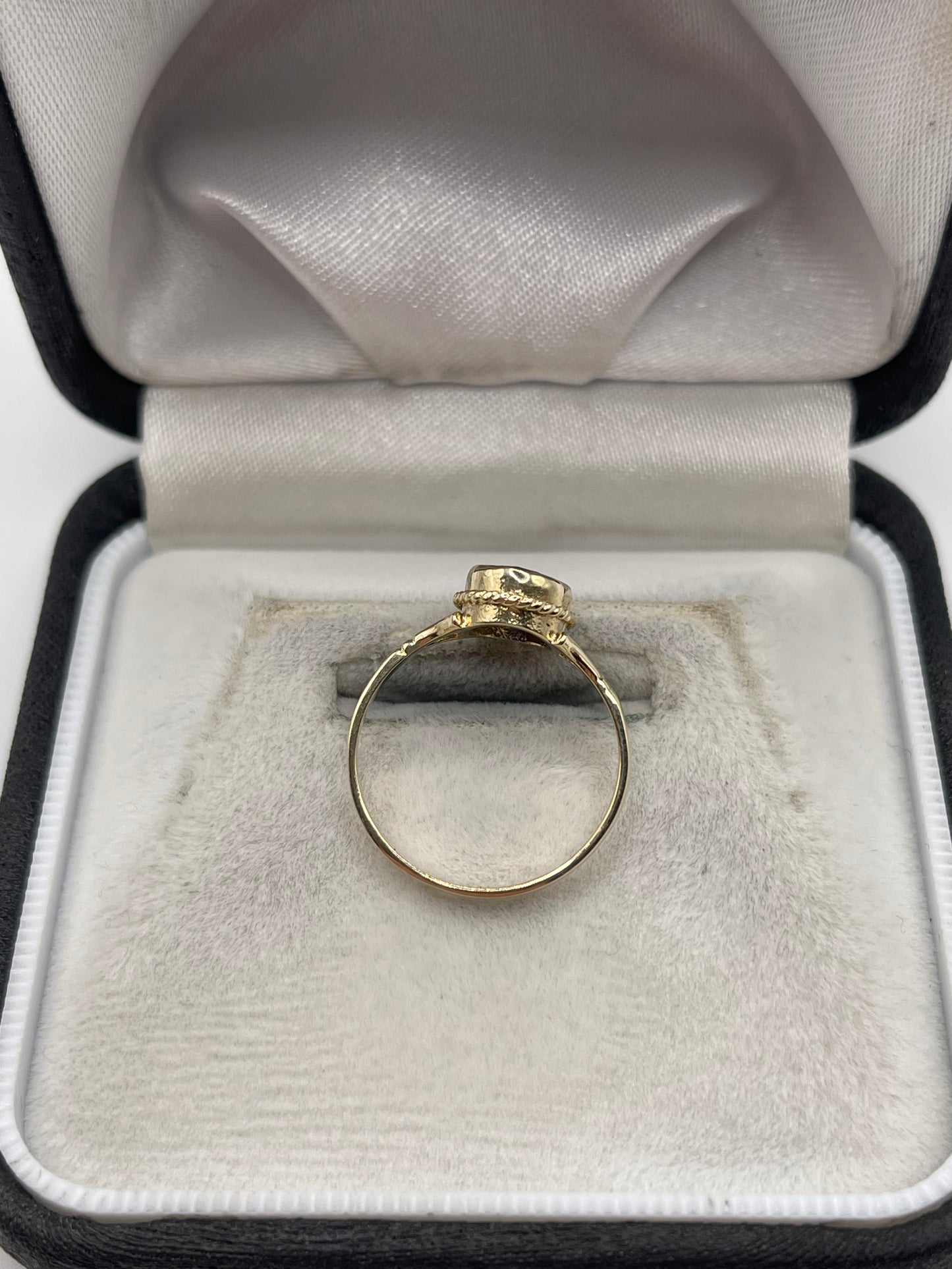9ct gold iolite ring