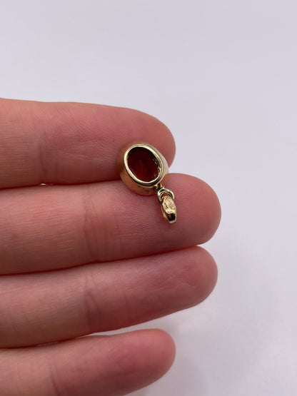 9ct gold garnet pendant