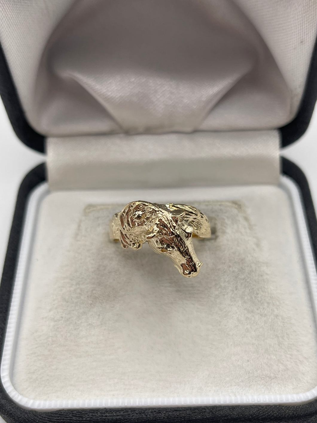 9ct gold horse ring