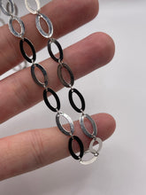 Load image into Gallery viewer, 9ct white gold chain 330
