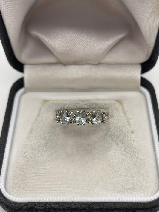 9ct gold aquamarine and diamond ring