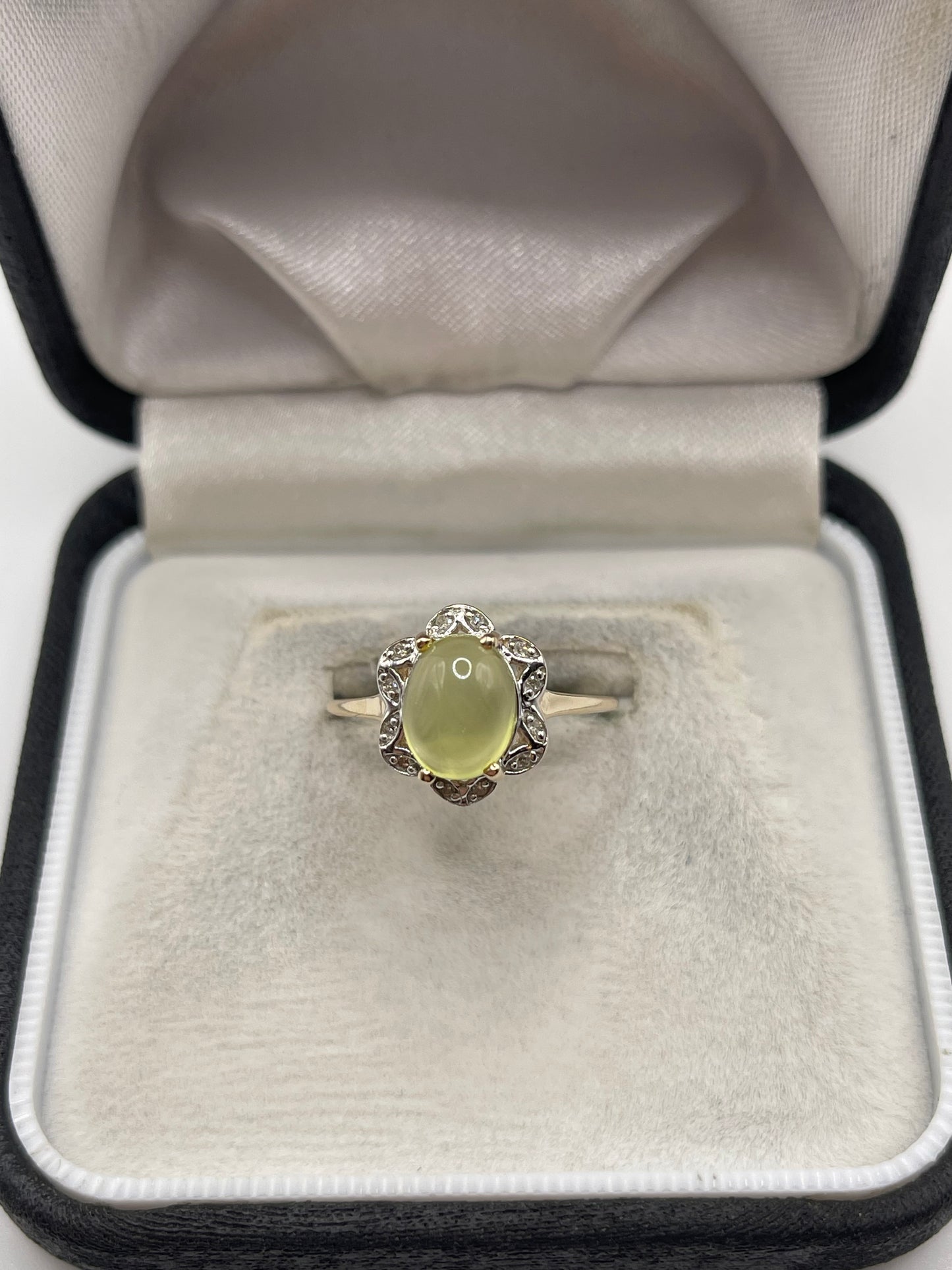 9ct gold quartz and diamond ring