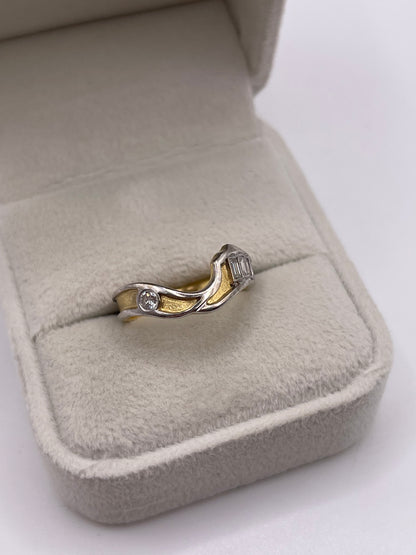 18ct two tone gold diamond ring