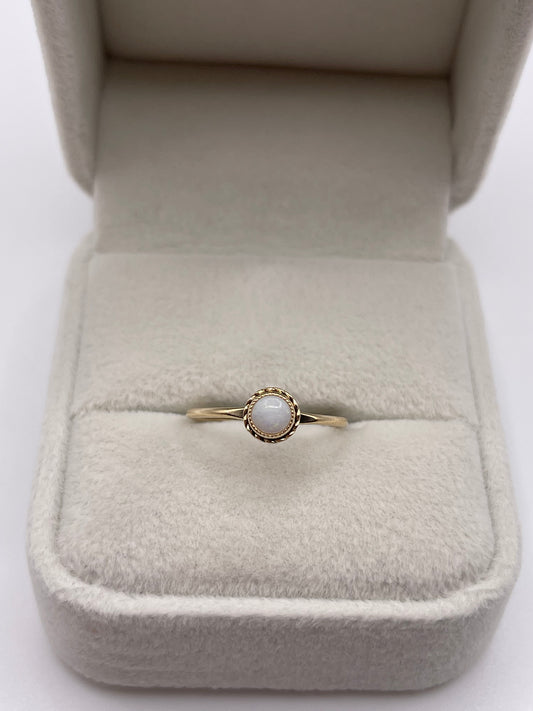 9ct gold opal ring