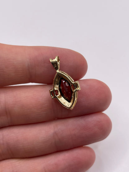 9ct gold garnet and diamond pendant