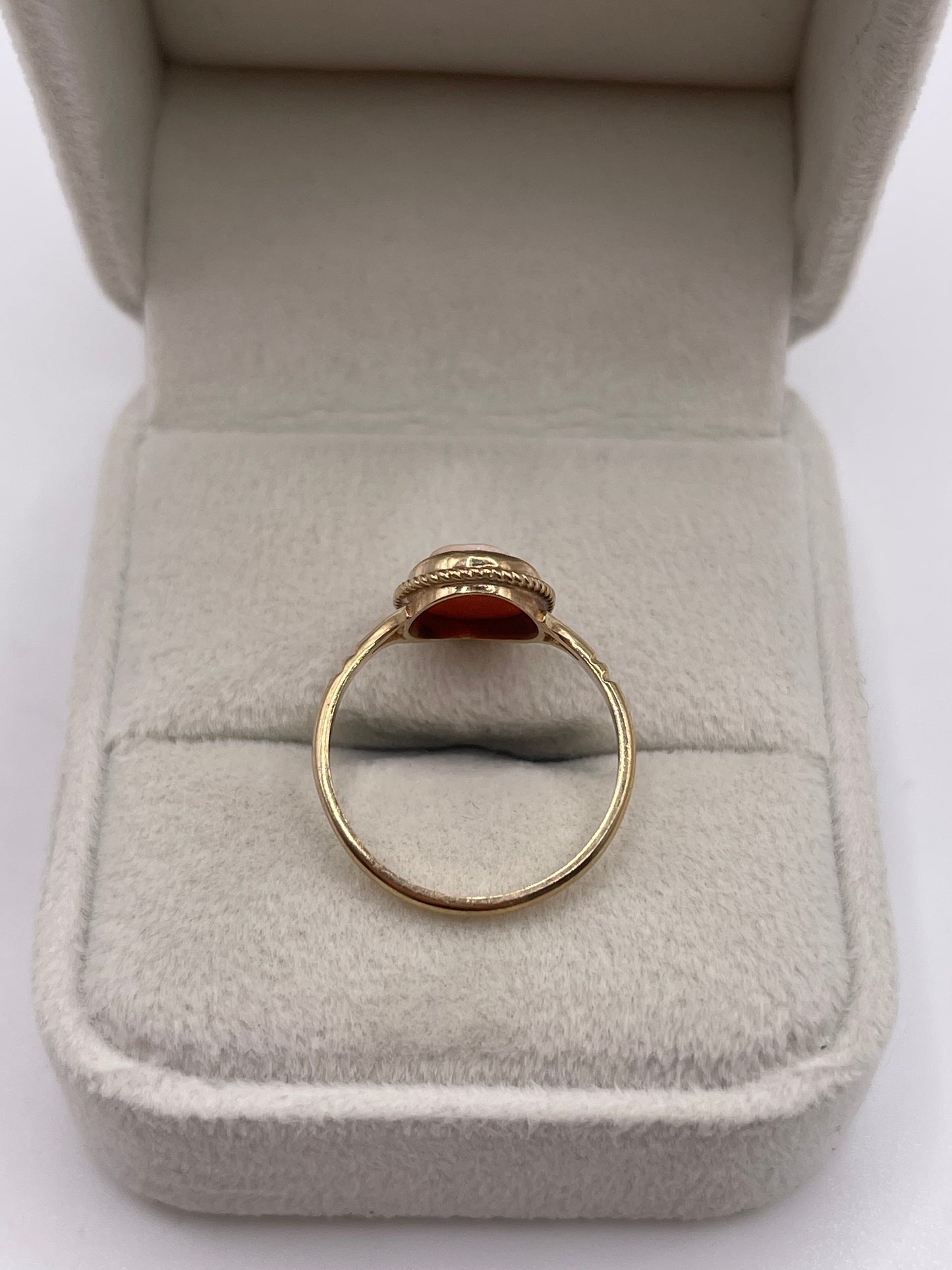 9ct gold cameo ring