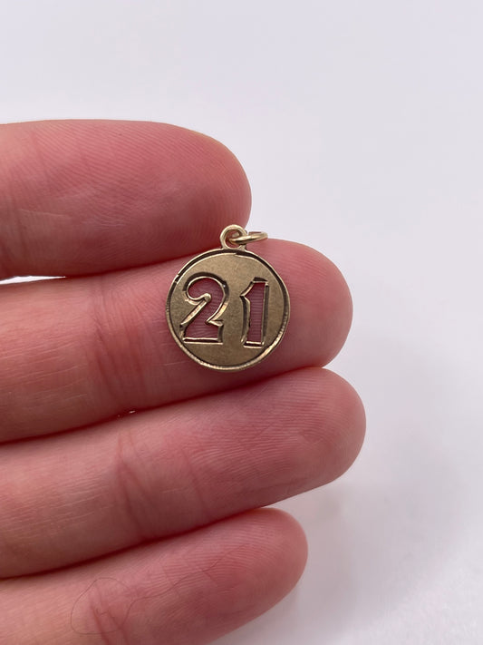 9ct gold 21 pendant