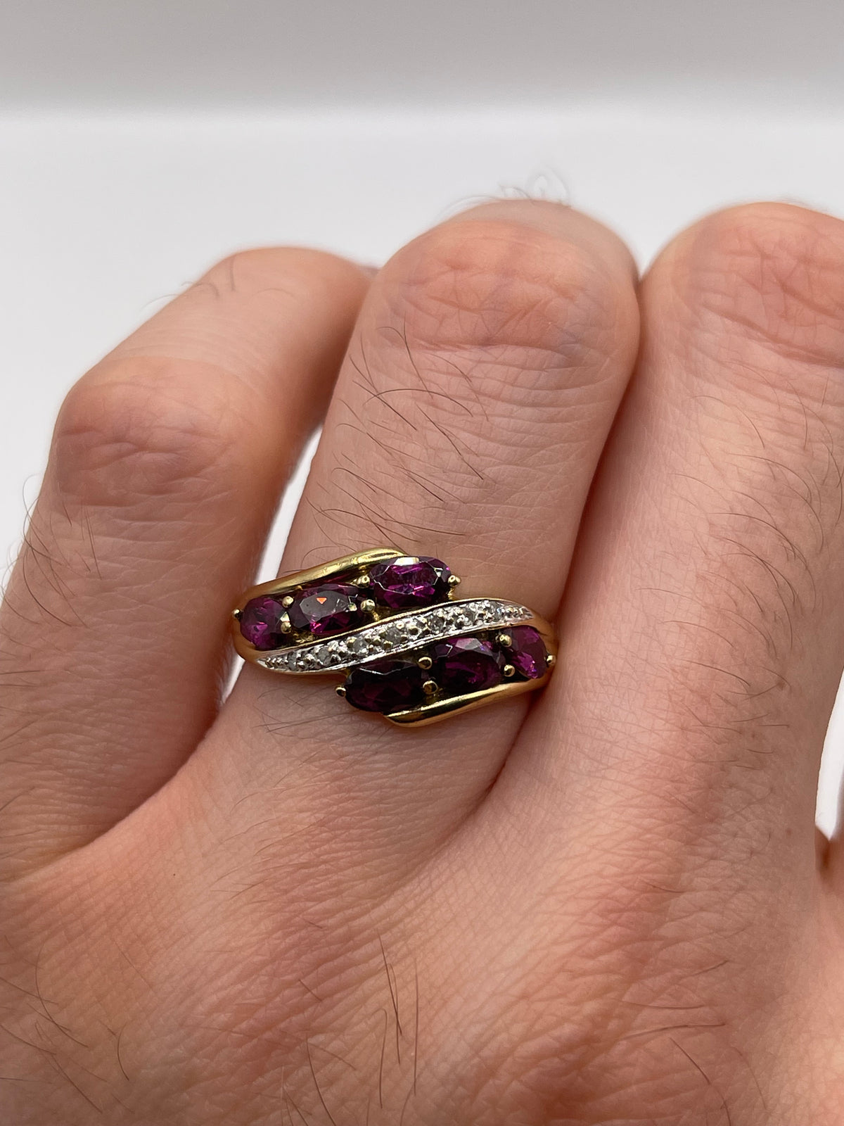 9ct gold garnet and diamond ring