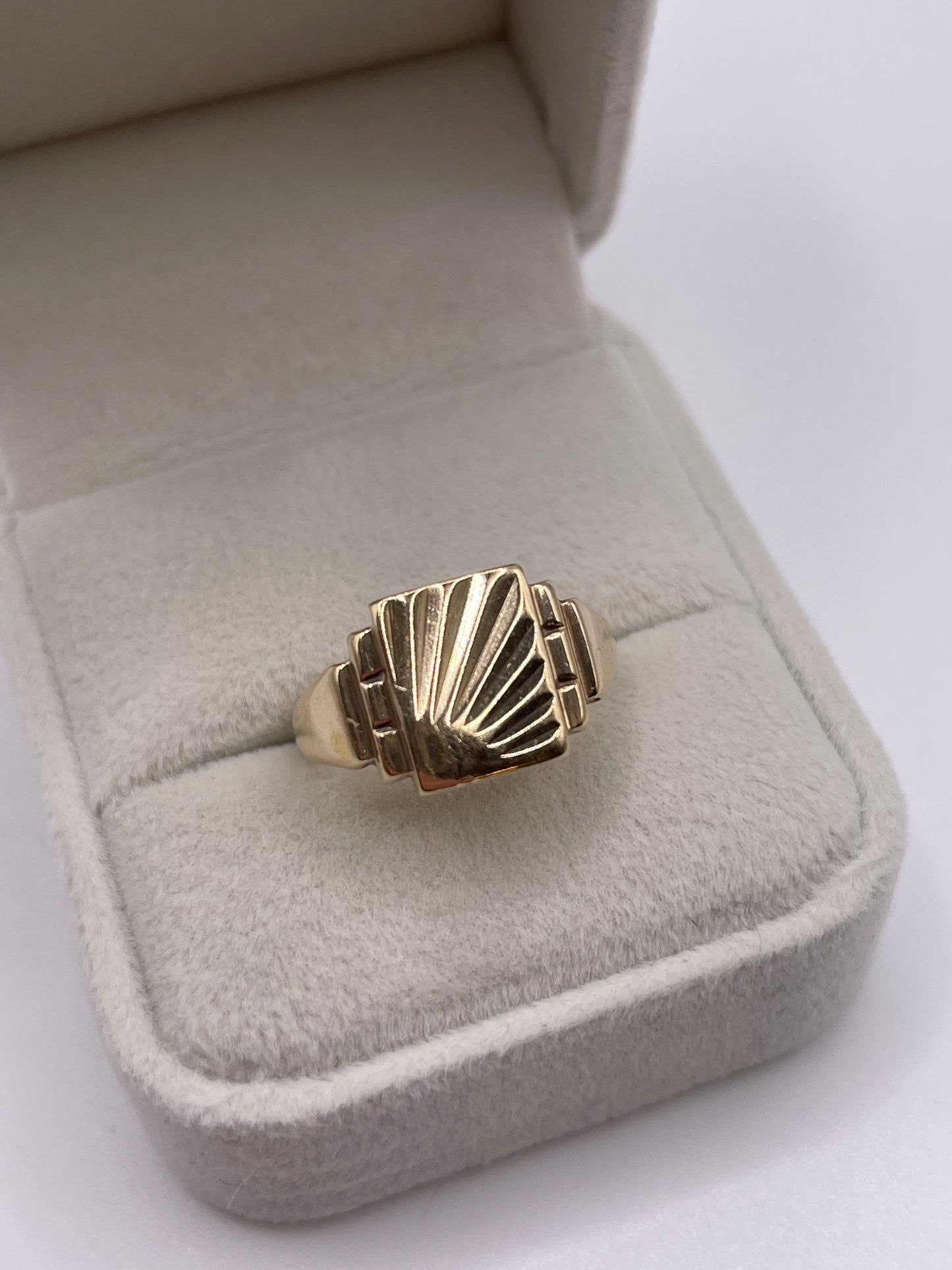 9ct gold signet ring