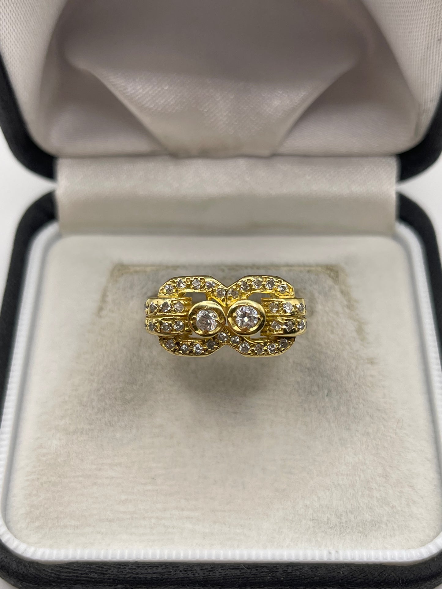 18ct gold diamond ring