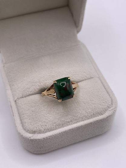 9ct gold bloodstone ring