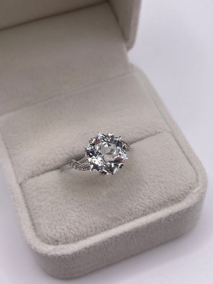 9ct white gold topaz ring