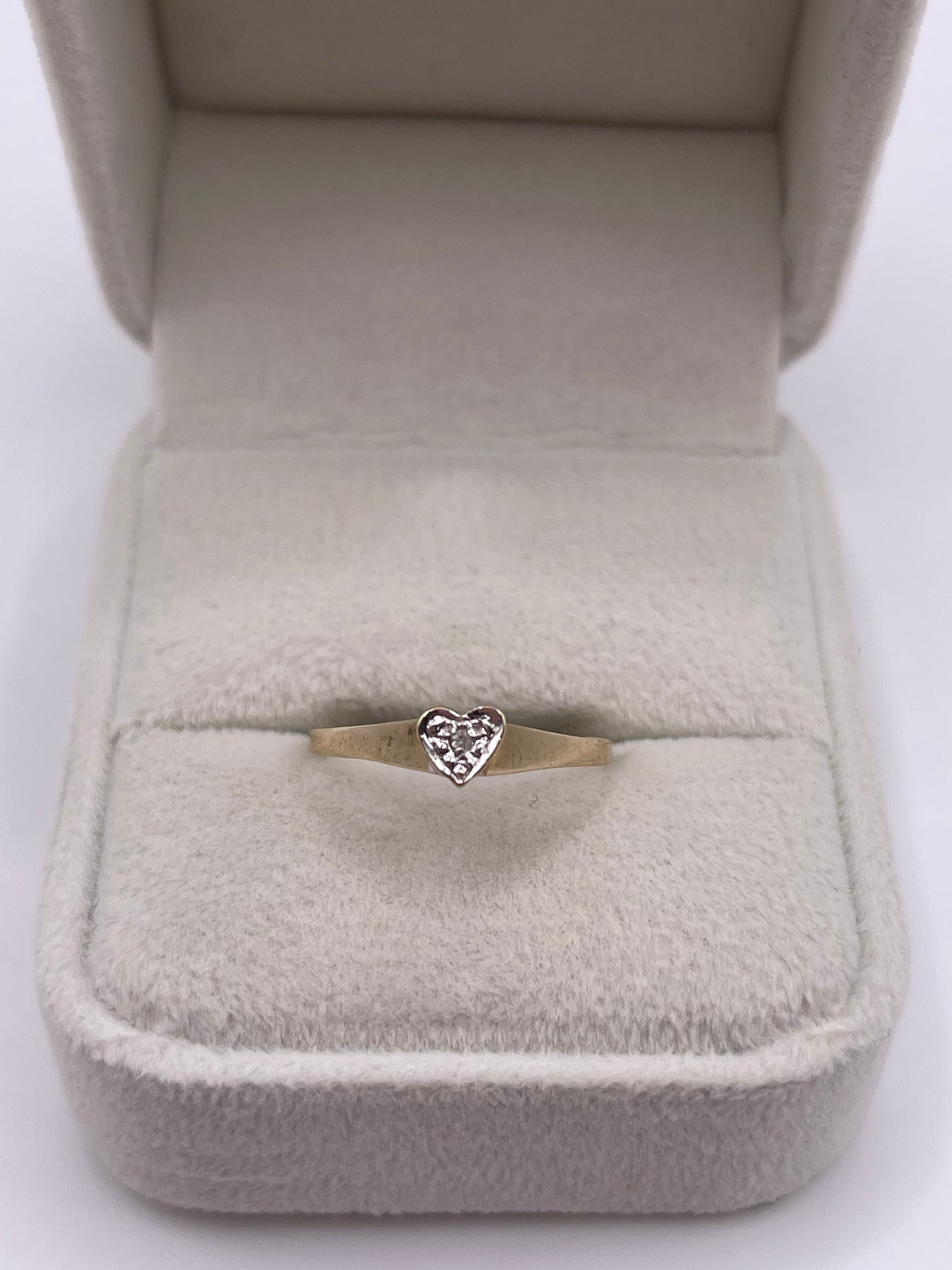 9ct gold diamond ring