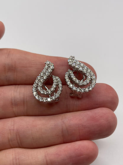 18ct white gold 2.5ct diamond earrings