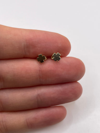 9ct gold clover earrings