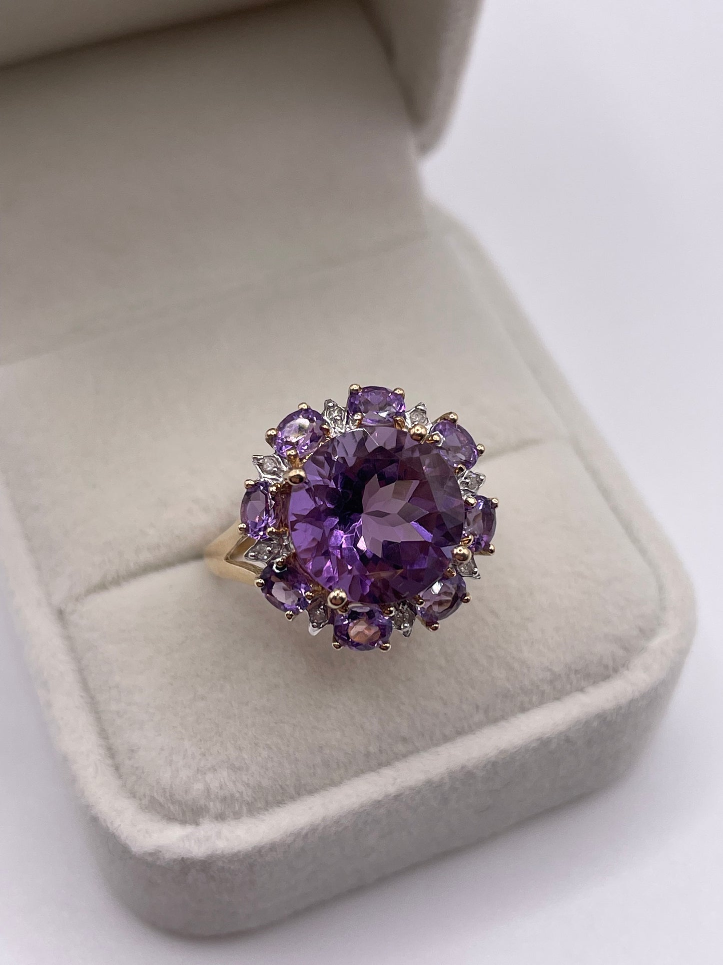 9ct gold amethyst and diamond ring