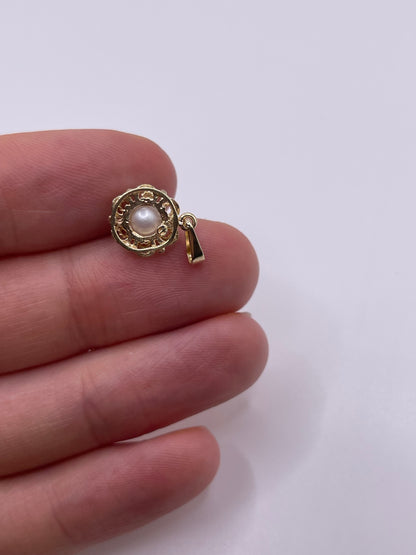 9ct gold pearl pendant