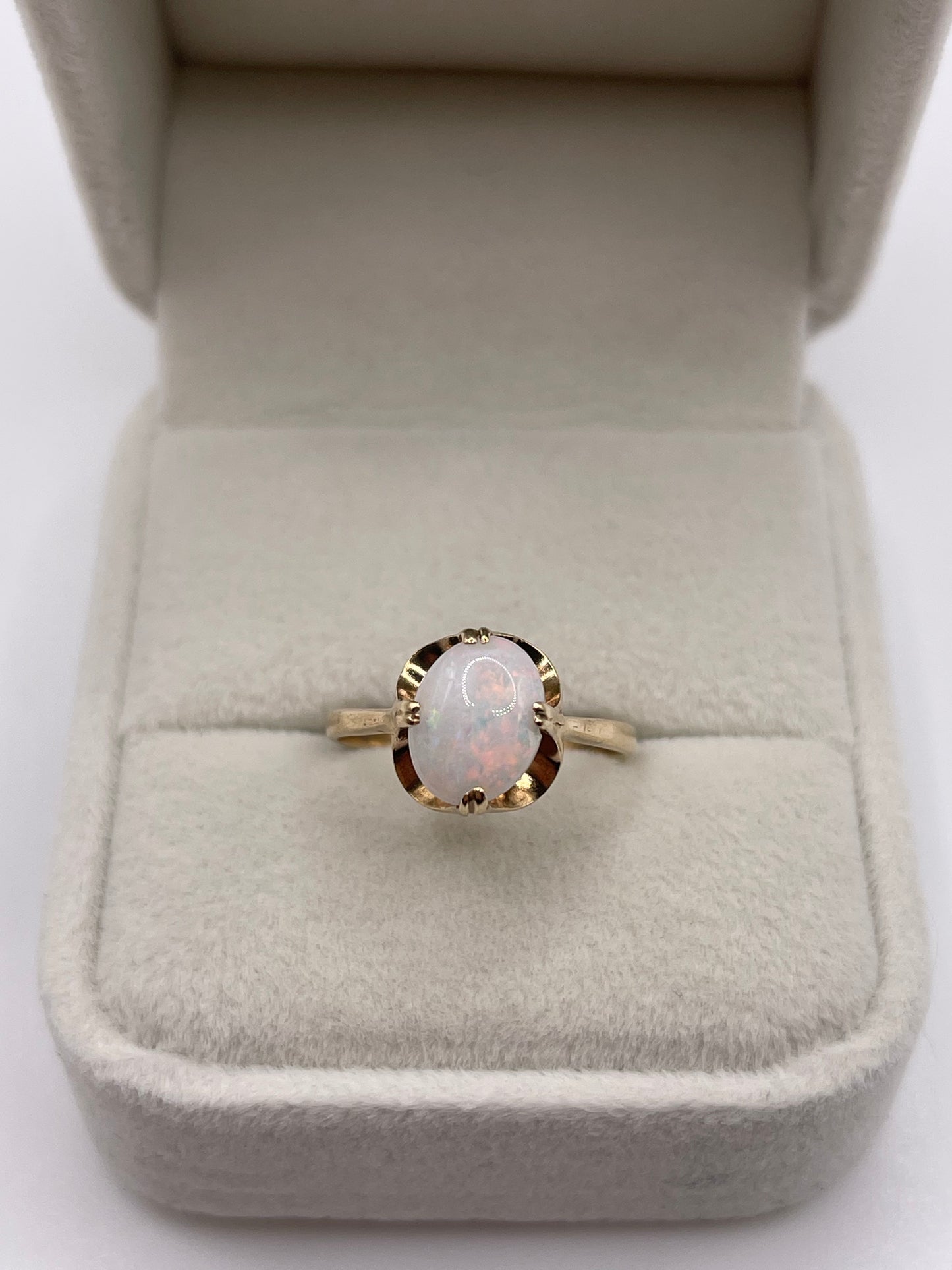 9ct gold opal ring