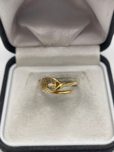 Load image into Gallery viewer, 9ct gold crystal ring
