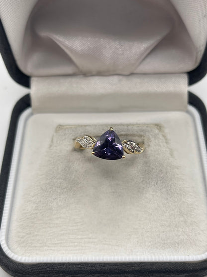 9ct gold blueberry quartz and diamond ring