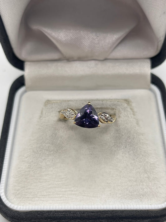 9ct gold blueberry quartz and diamond ring