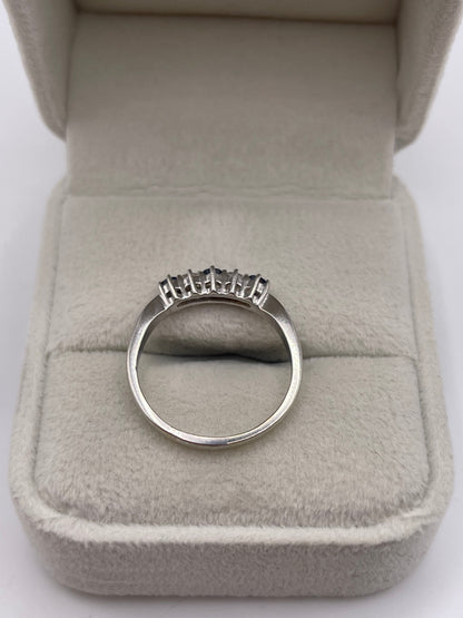 9ct white gold sapphire and diamond ring