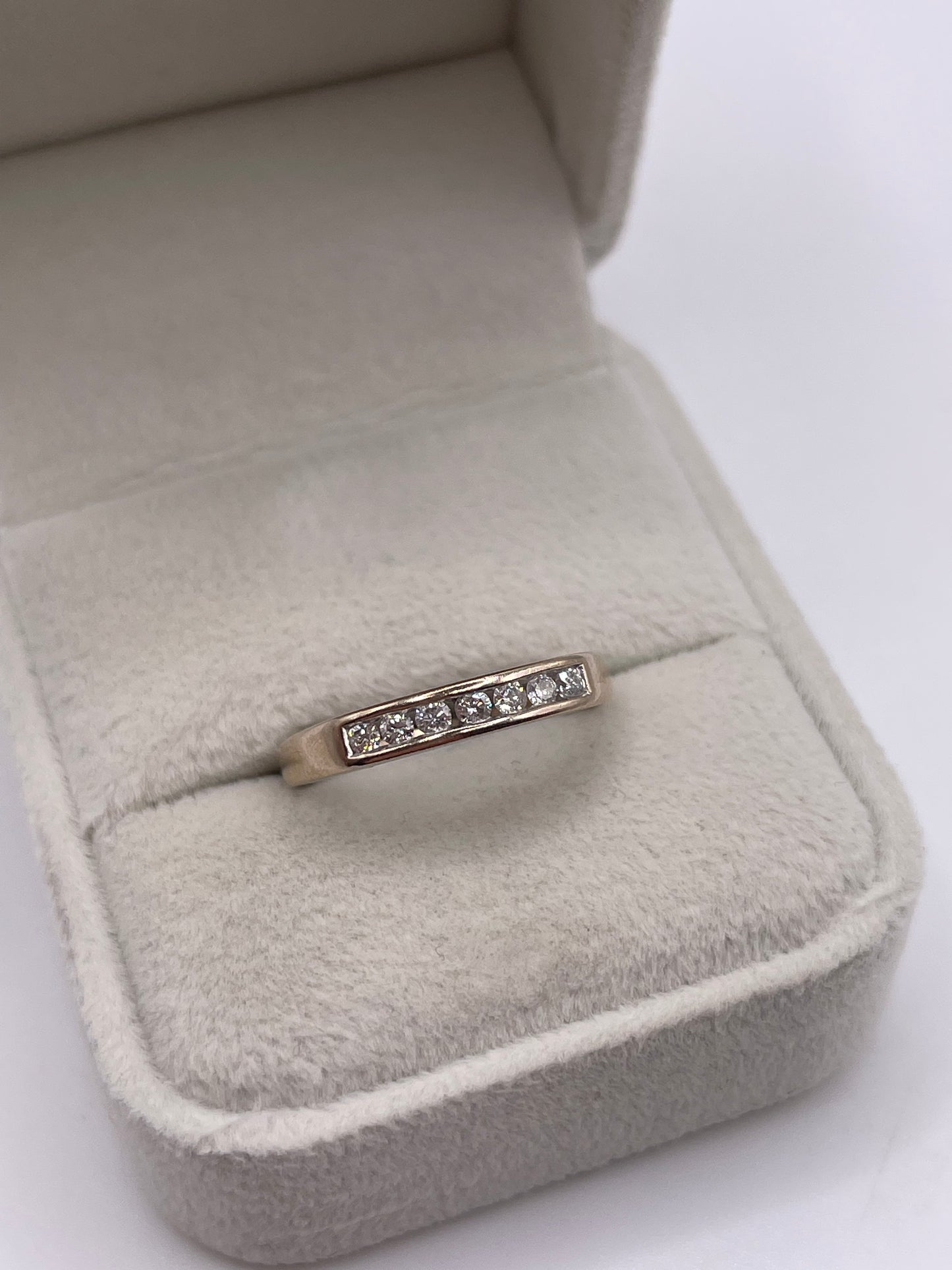 18ct white gold diamond ring