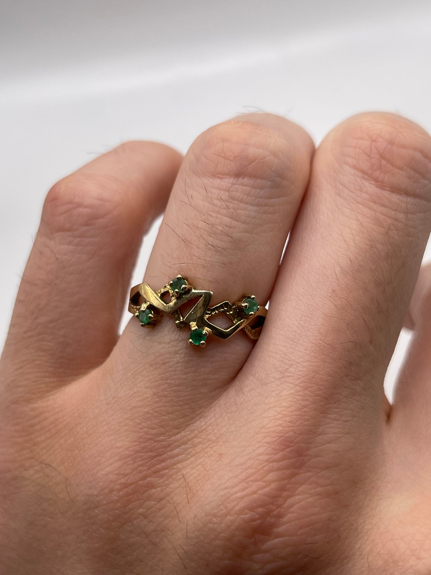 9ct gold emerald ring