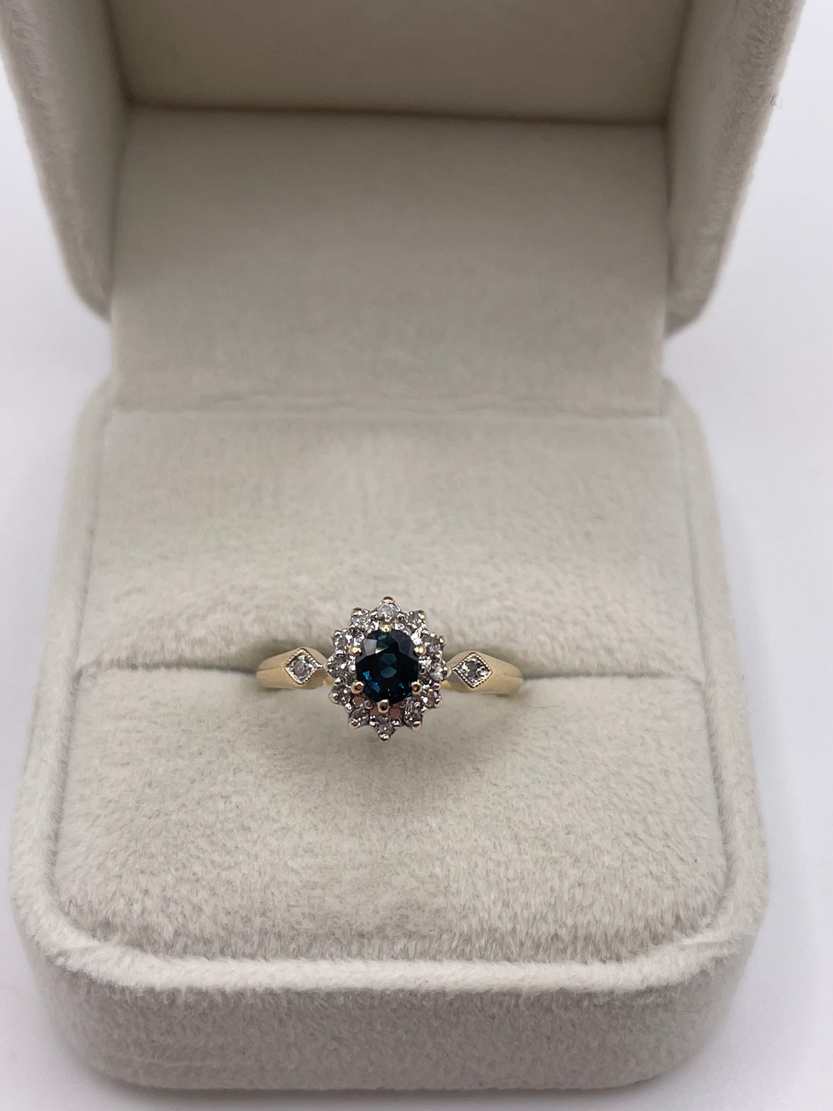 9ct gold sapphire and diamond ring