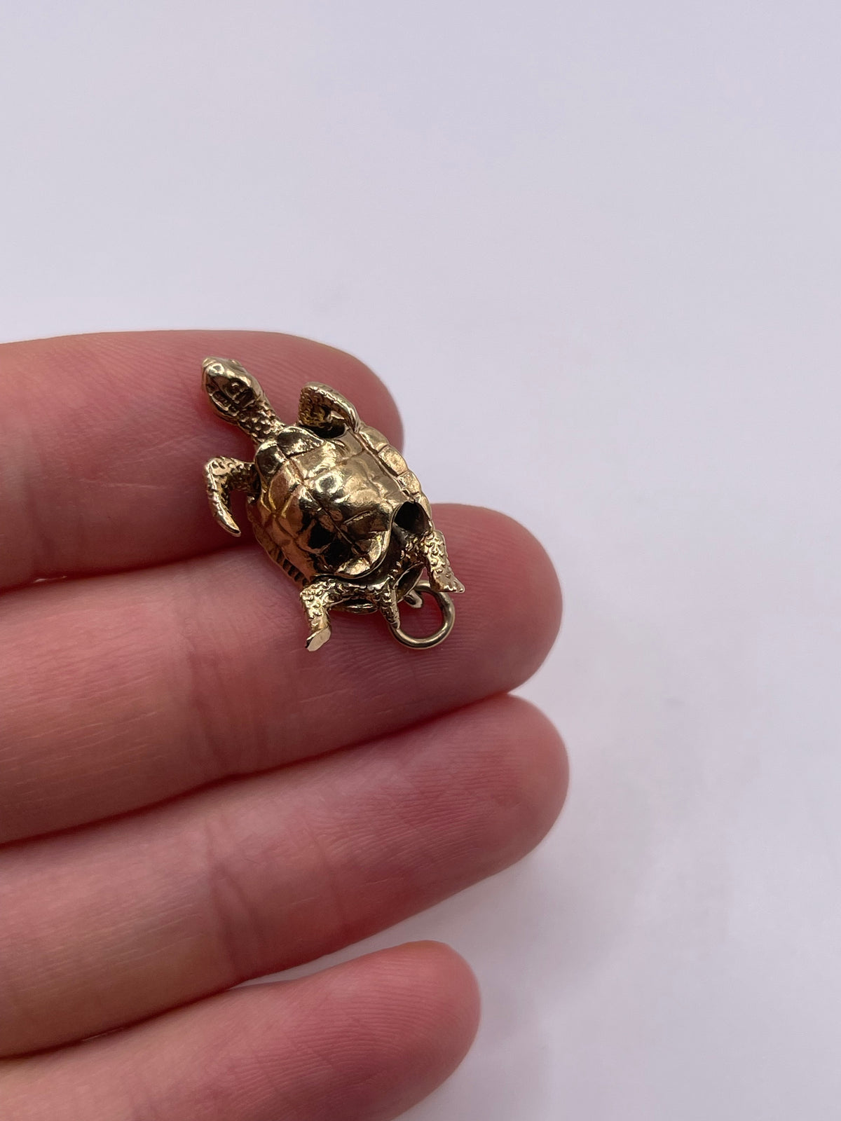 9ct gold articulated turtle charm
