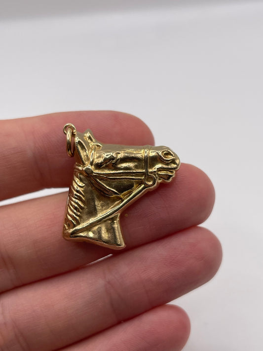 9ct gold horse pendant