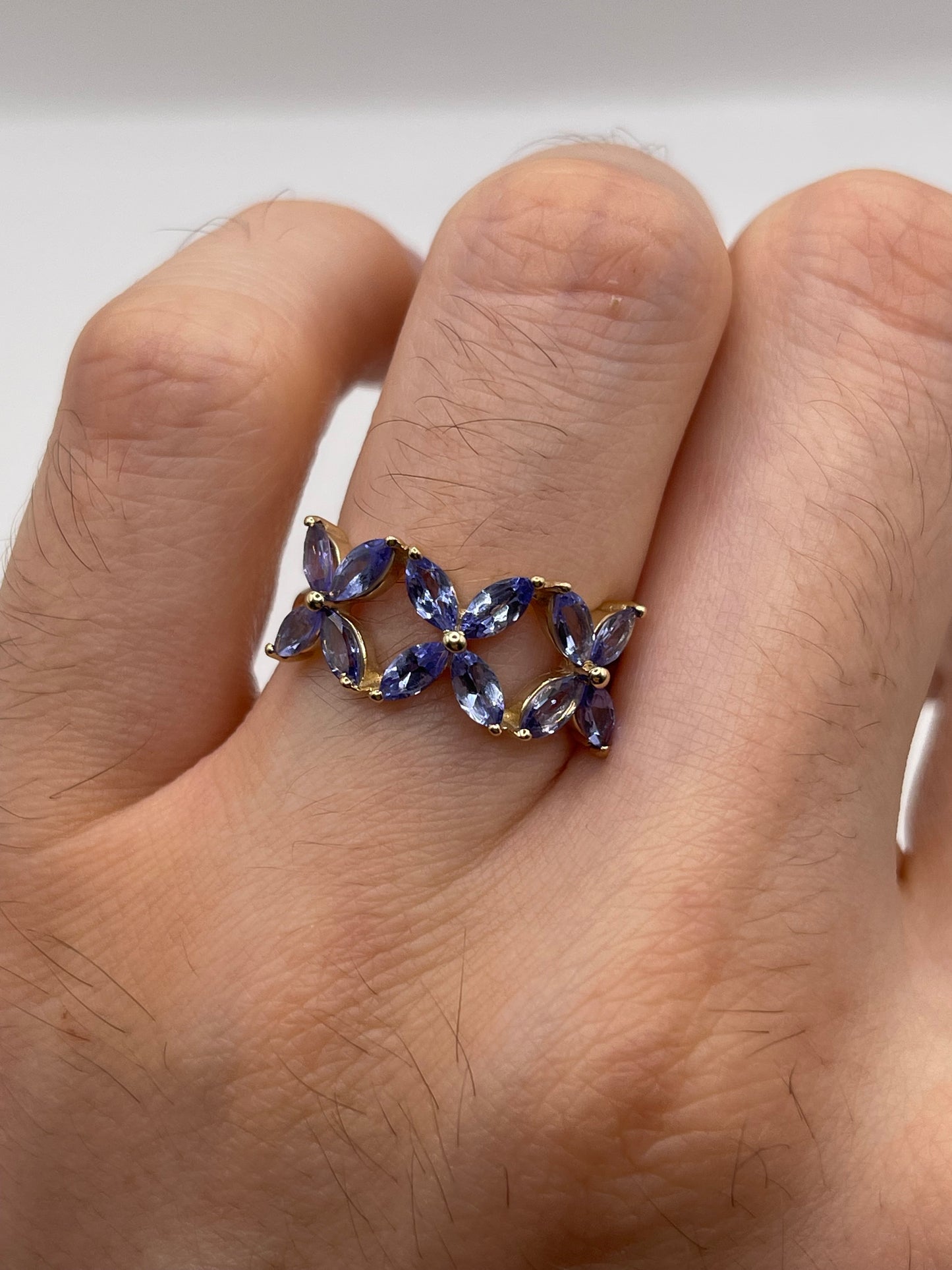 9ct gold tanzanite ring