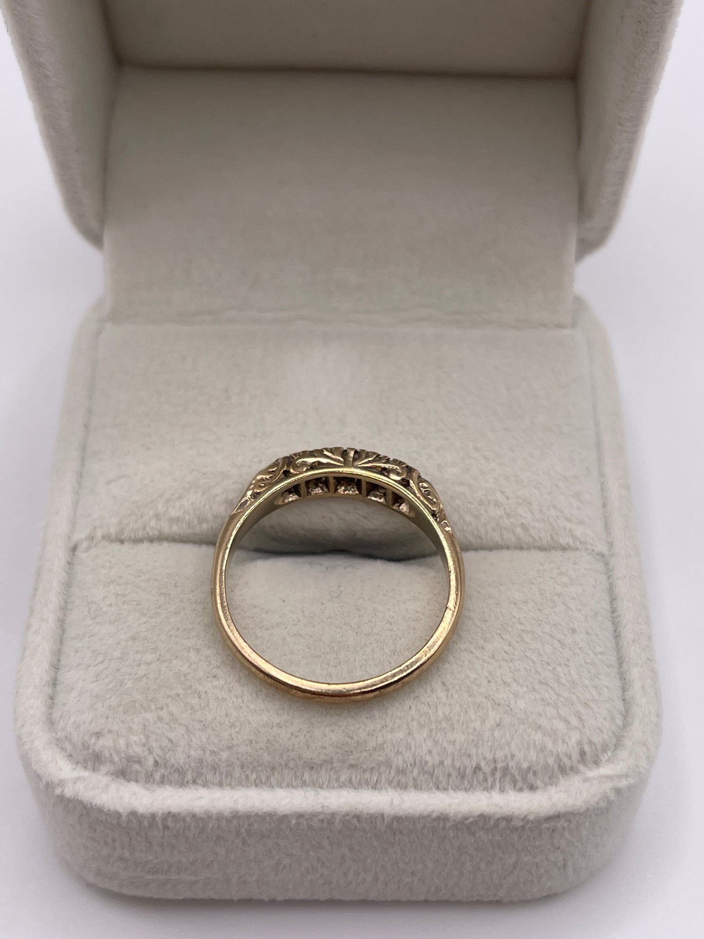 9ct gold sapphire and diamond ring