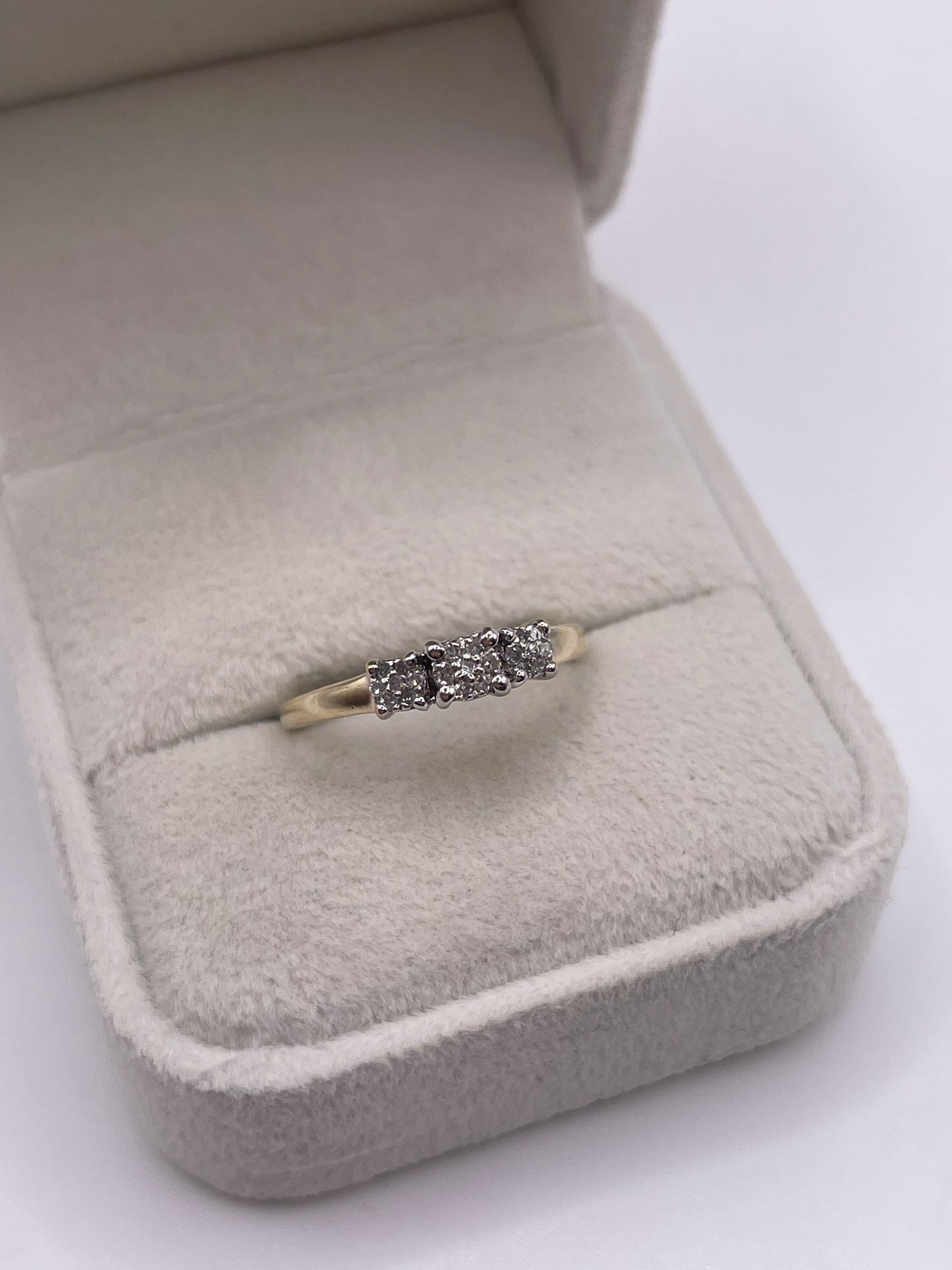 9ct gold diamond cluster ring