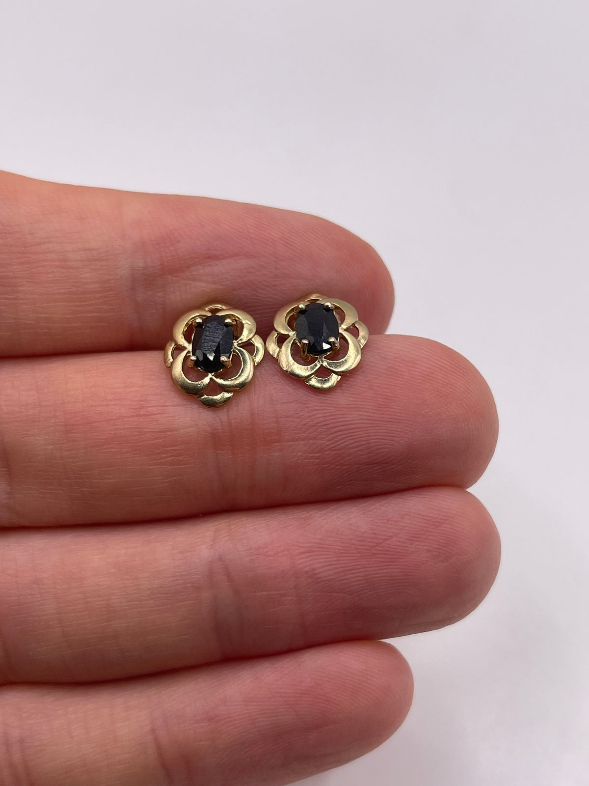 9ct gold sapphire earrings